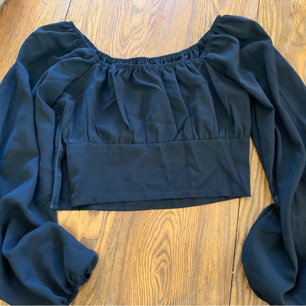 Black Satin/polyester puff sleeve crop top